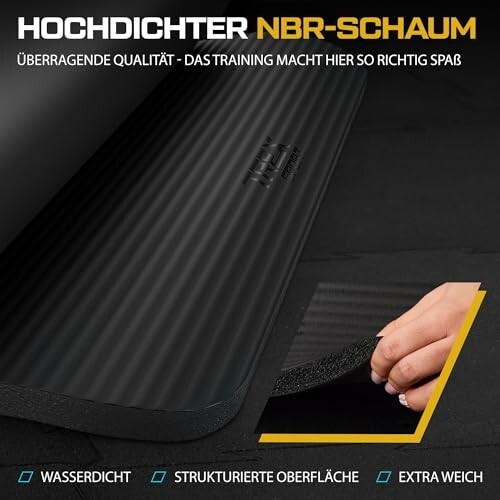 Schwarze Trainingsmatte aus NBR-Schaum mit strukturierter Oberfläche.